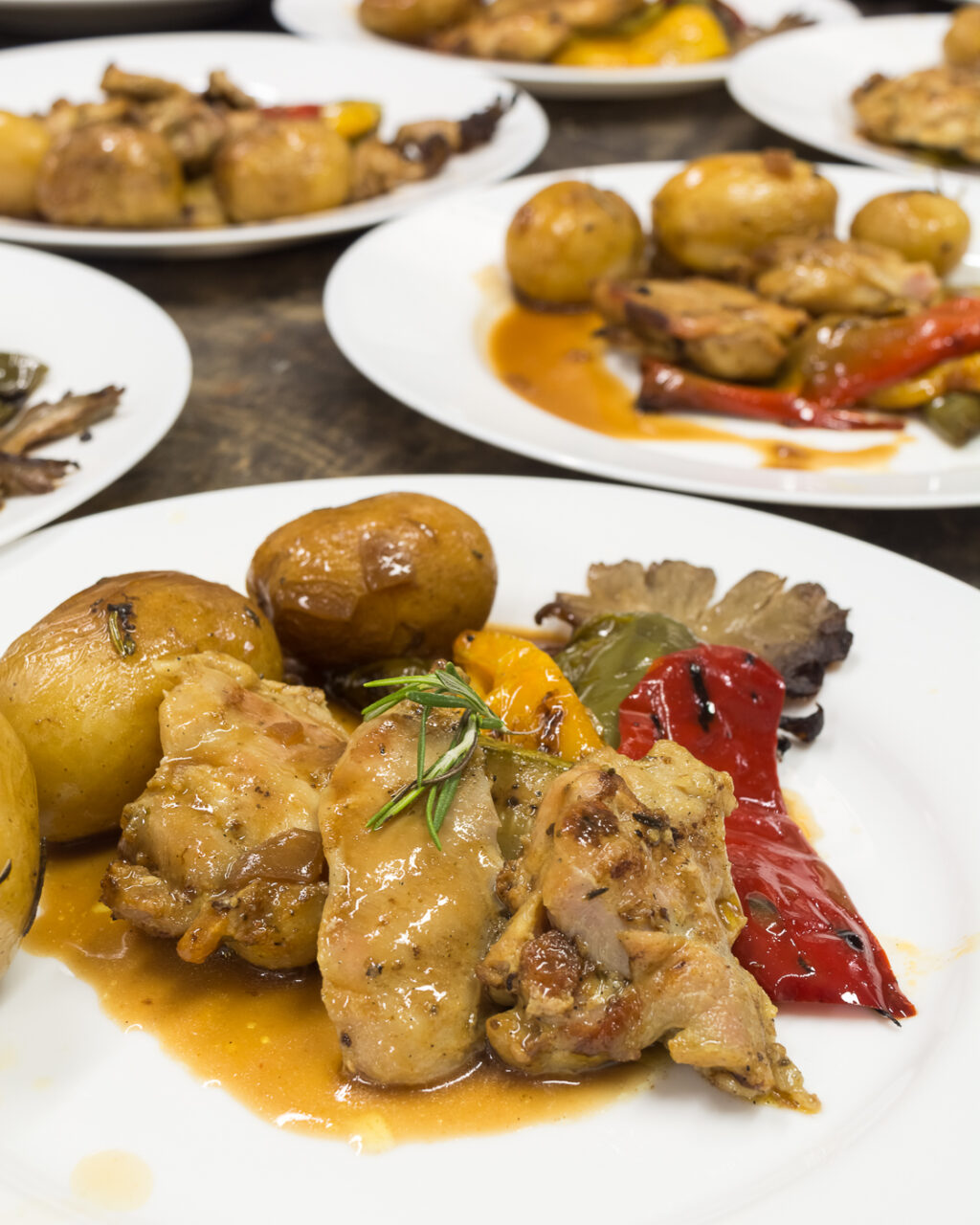 Φιλετάκια κοτόπουλου μς σωτέ λαχανικά Supermarket Awards της Boussias στο Anais Club
